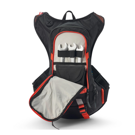 Tools pockets in hydration bag