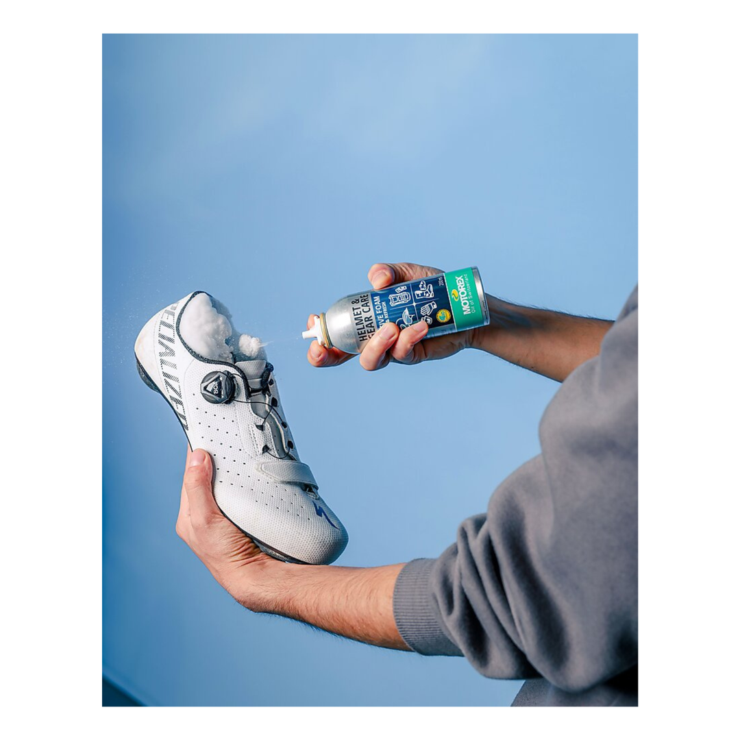 Cleansing the Shoes and freshen spray-Just Spray and Clean